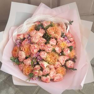 Букет 19 роз пионовидные и одноголовые (кустовая) R978